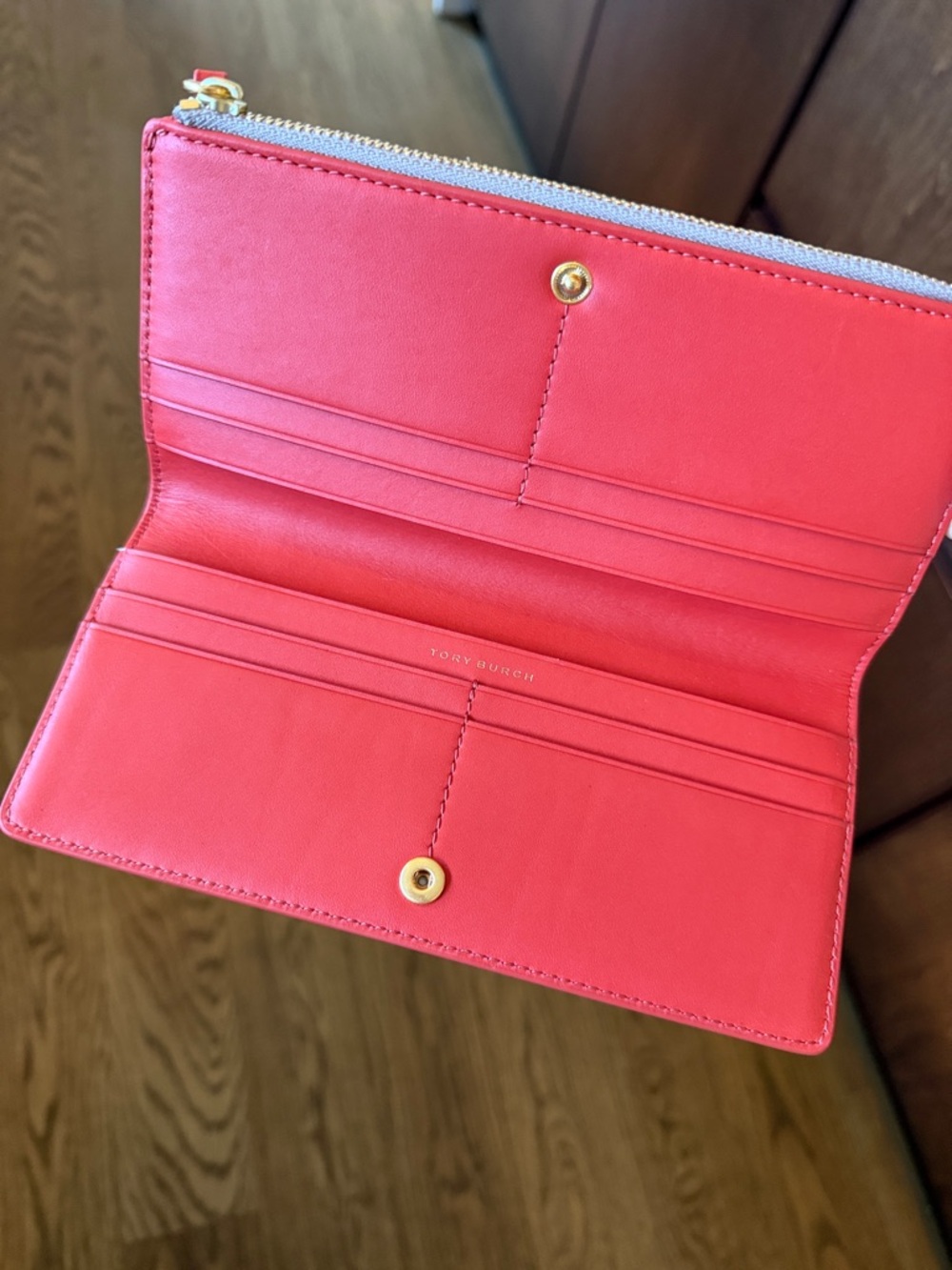 TORY BURCH ROBINSON PEBBLED ZIP SLIM WALLET - Picture 5 of 8